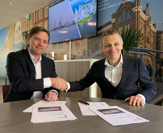 directeur Jan-Willem Flohil van de Uitvoeringsorganisatie Infrastructuur en Energie, gemeente Amsterdam en directeur Michiel van den Berg van Eteck